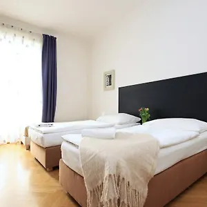 Quadrio Bedroom Praag